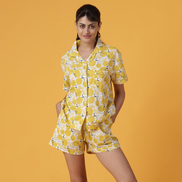 PEARLYGATESレモン柄 イエローポロシャツとレモン柄ショートパンツセット Limon Shorts PJ Set – The Mahogany Store